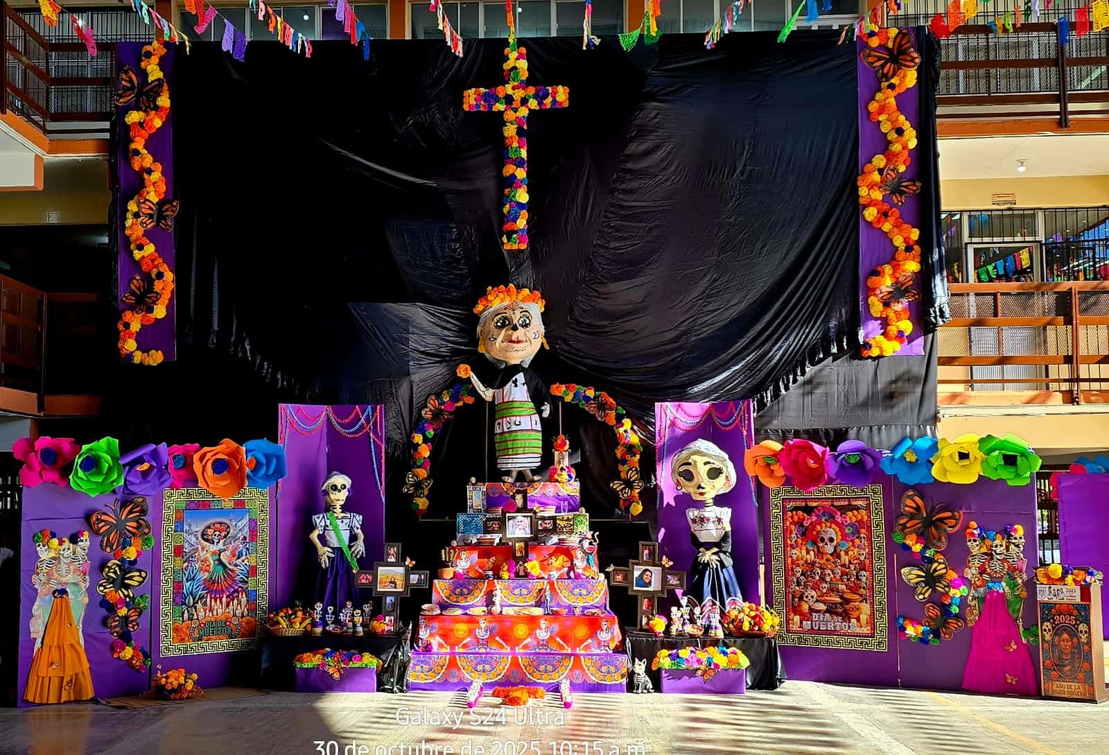 Escuela Secundaria General No 9 "Gabriel Saldívar y Silva" rindió homenaje a Mujeres Indígenas.