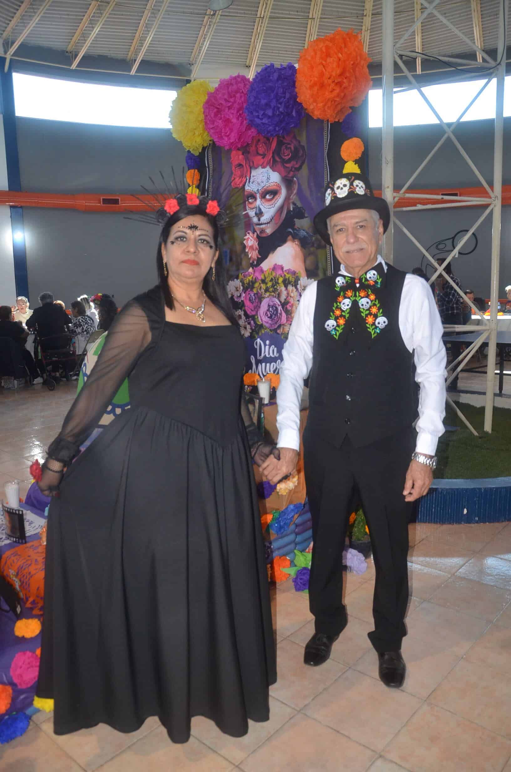 Tommy González y su catrín Raúl García.