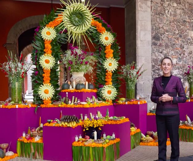 Ofrenda en Palacio Nacional, en honor a mujeres indígenas