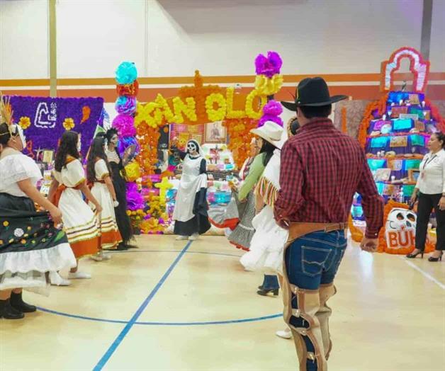 Celebra la Universidad tradiciones mexicanas Celebra la Universidad tradiciones mexicanas