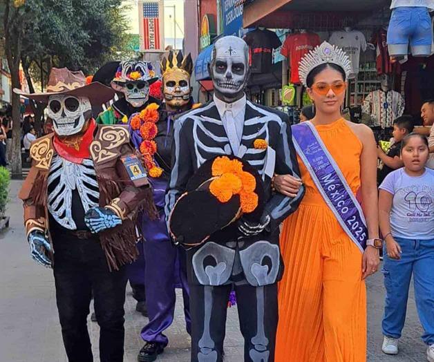 Realizan vistoso desfile y concurso de Catrinas Realizan vistoso desfile y concurso de Catrinas