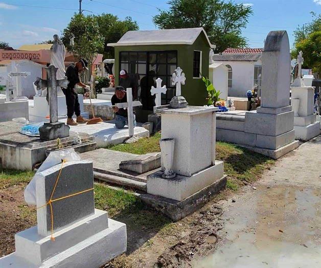 Día de muertos da trabajos a los vivos Día de muertos da trabajos a los vivos