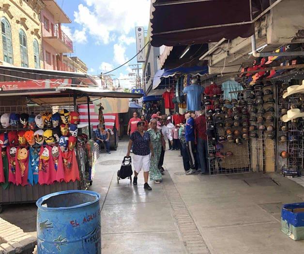 Comercios piden los cobros parejos