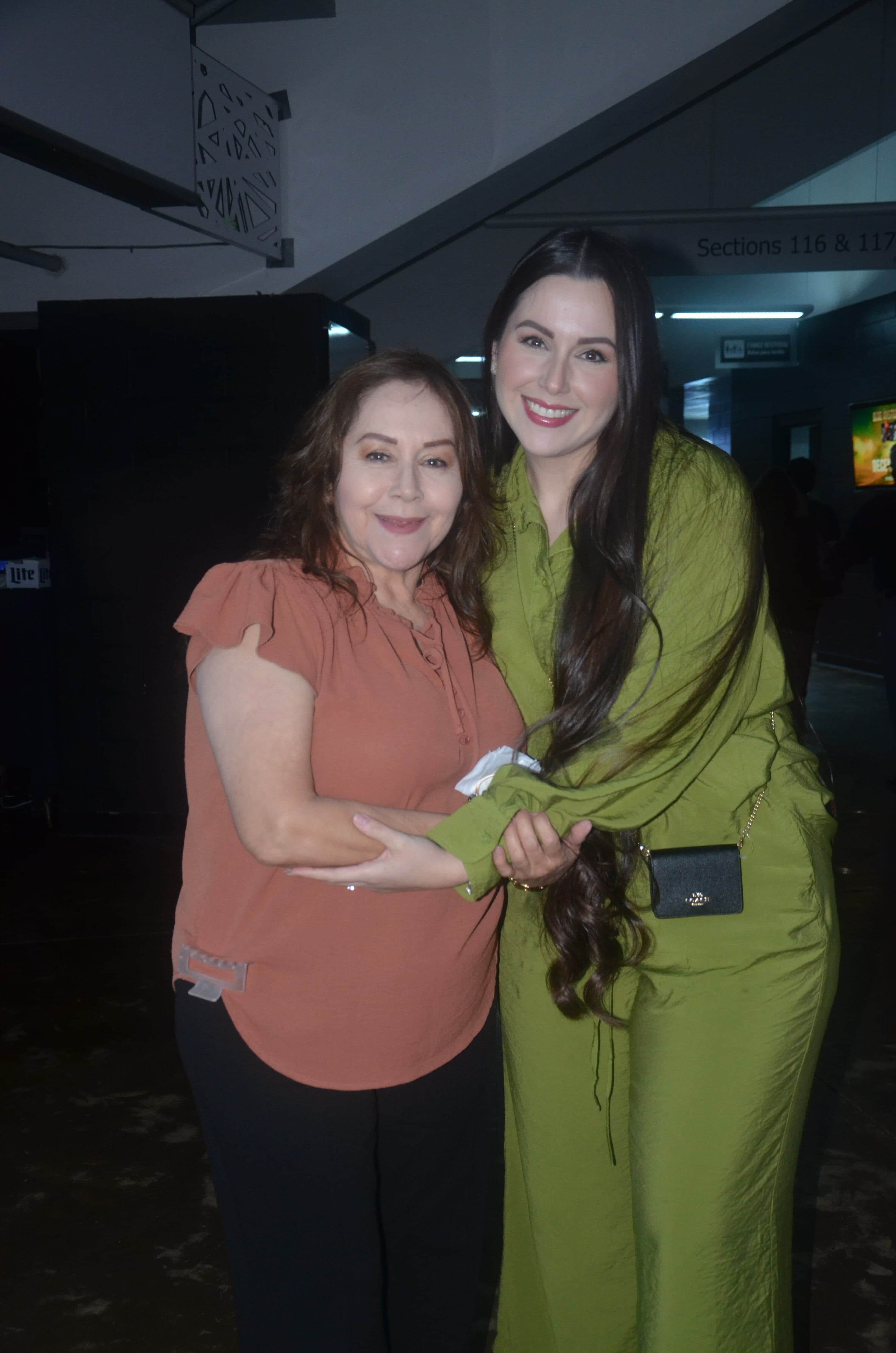 Napoleón conectando con su audiencia en Texas