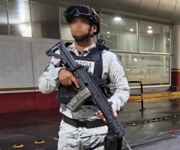 Detienen en Nuevo Laredo a estadounidense por tratar de ingresar armas a México Detienen en Nuevo Laredo a estadounidense por tratar de ingresar armas a México
