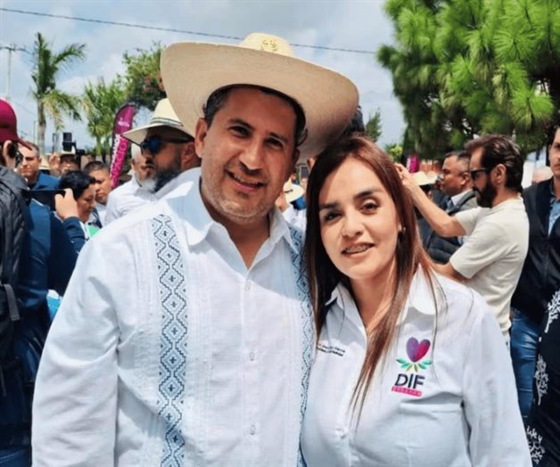 Santiago Nieto garantiza a Grecia Quiroz marca de Carlos Manzo