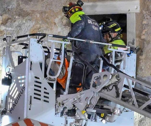 Colapso de torre medieval en Roma deja un trabajador muerto Colapso de torre medieval en Roma deja un trabajador muerto