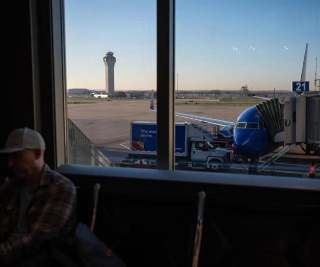 Sufren retrasos en los aeropuertos de Texas