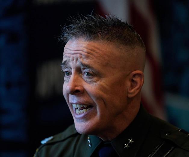 Defiende tácticas agresivas contra la inmigración ilegal Defiende tácticas agresivas contra la inmigración ilegal