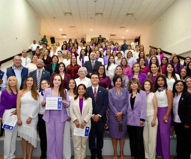 Se suma alcaldesa al colectivo 50+1