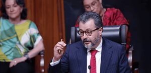 Gilberto Bátiz asume presidencia del Tribunal Electoral Gilberto Bátiz asume presidencia del Tribunal Electoral