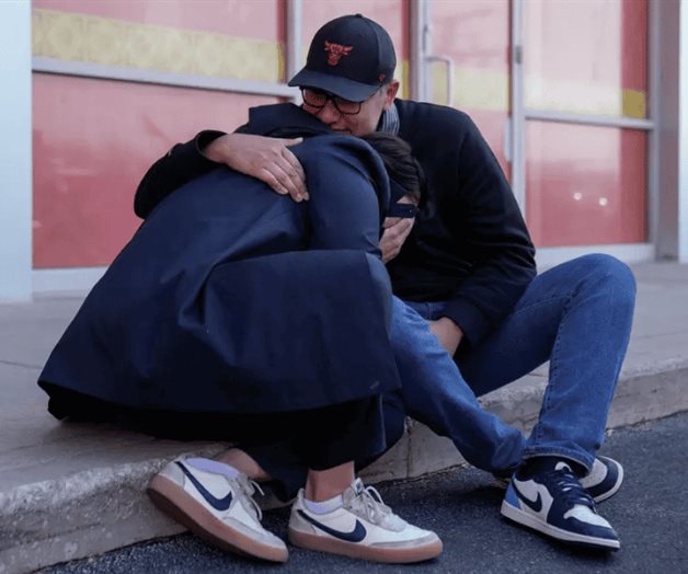 Jueza federal en Chicago restringe el uso de la fuerza por agentes federales en operación migratoria Jueza federal en Chicago restringe el uso de la fuerza por agentes federales en operación migratoria