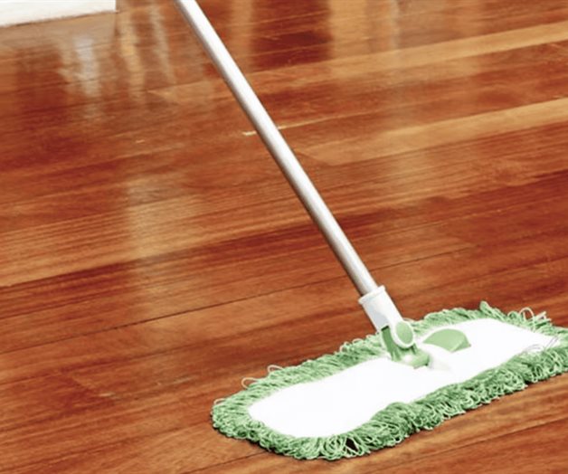 Trucos para limpiar los pisos de madera sin dañarlos Trucos para limpiar los pisos de madera sin dañarlos