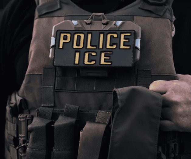 Agente presumió que le disparó 5 veces a una mujer durante redada migratoria en Chicago