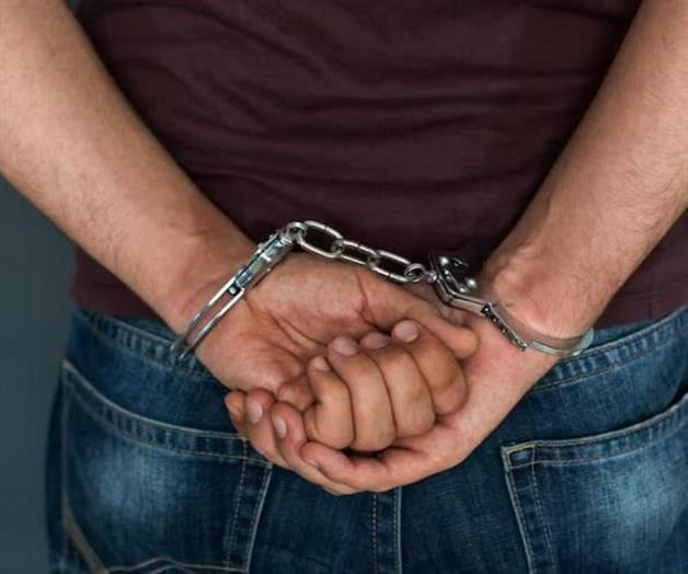 Cae ´coyote´ con 21 indocumentados Cae ´coyote´ con 21 indocumentados