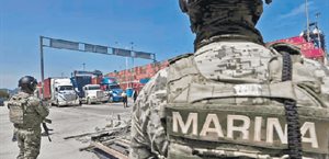 Declaran prófugo a contralmirante  de la Marina acusado de huachicol