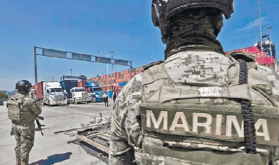 Declaran prófugo a contralmirante de la Marina acusado de huachicol Declaran prófugo a contralmirante de la Marina acusado de huachicol