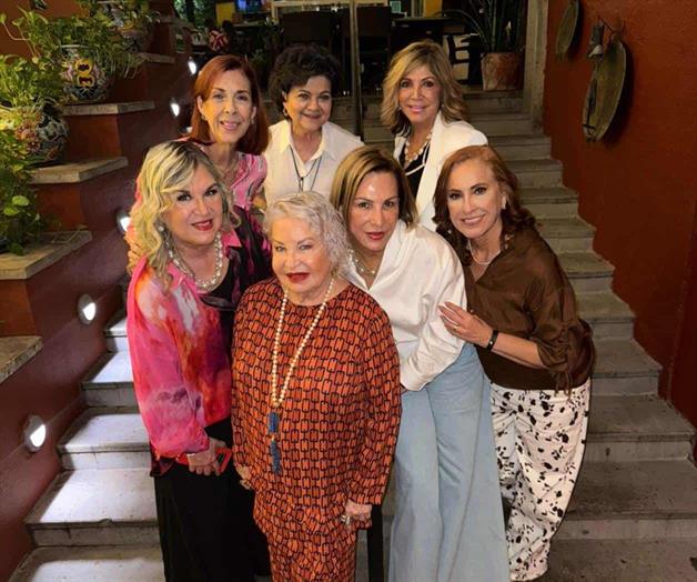 De manteles largos De manteles largos