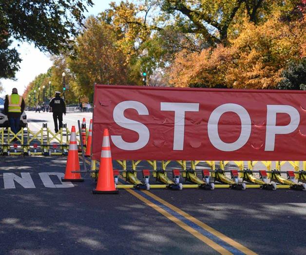 Intensifican negociaciones por reapertura del gobierno