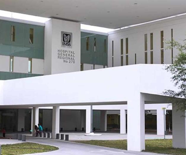 Falla elevador del IMSS Reynosa, quedan atrapados tres adultos y un bebé Falla elevador del IMSS Reynosa, quedan atrapados tres adultos y un bebé