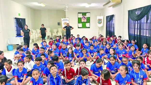 Llevan música a las escuelas Llevan música a las escuelas