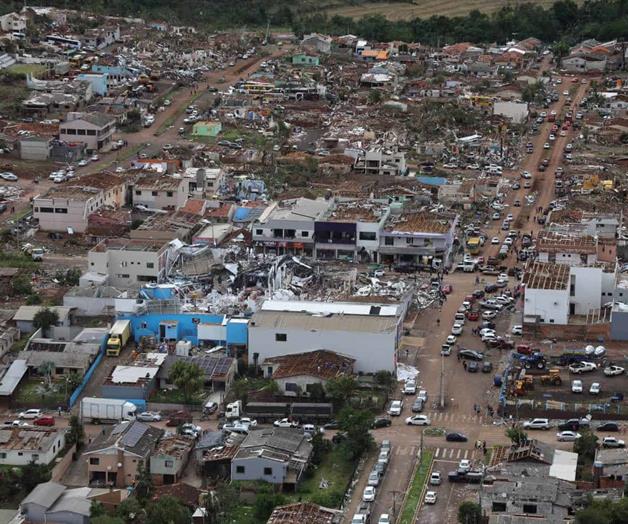 Tornado causa seis muertes y cientos de heridos en Brasil Tornado causa seis muertes y cientos de heridos en Brasil