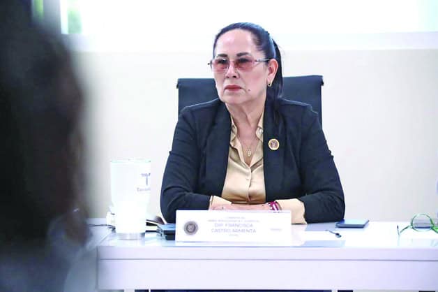 Hasta 5 años de cárcel por dejar niños en autos Hasta 5 años de cárcel por dejar niños en autos