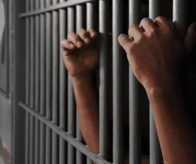 Vinculan a proceso a joven por presunto feminicidio de su madre en León Vinculan a proceso a joven por presunto feminicidio de su madre en León