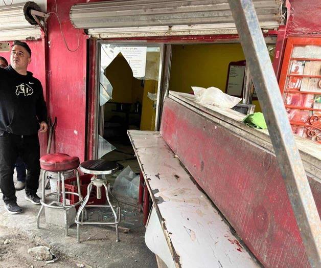 Conductor choca contra taquería; es la segunda vez que resulta dañada Conductor choca contra taquería; es la segunda vez que resulta dañada