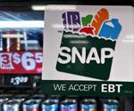 Gobierno de Trump exige a los estados revertir pagos completos a programa de asistencia alimentaria