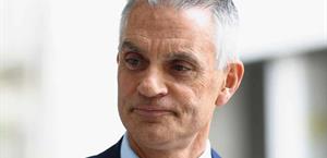 Director de la BBC presenta su renuncia tras críticas por la edición de un discurso de Trump