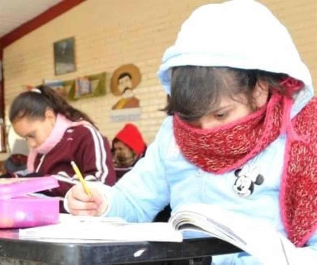 Piden a padres vigilar llegada de frente frío Piden a padres vigilar llegada de frente frío