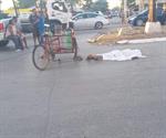 Muere al ser embestido en su triciclo Muere al ser embestido en su triciclo