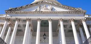 Líder del Senado contempla posible acuerdo para cierre de gobierno, pero no hay garantías de éxito