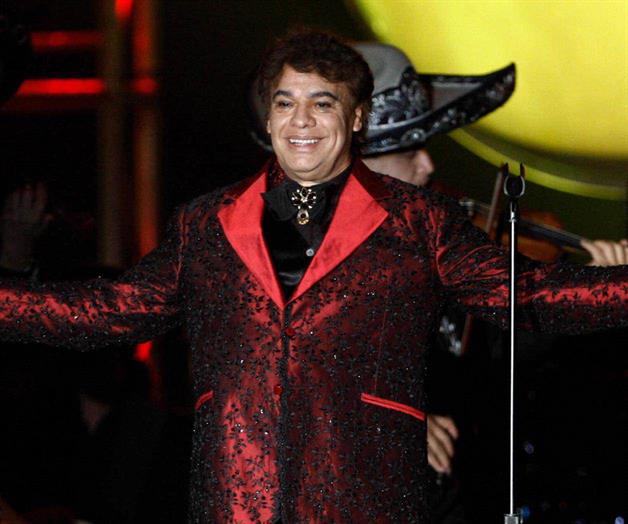 Juan Gabriel derrota a Taylor Swift en los cines mexicanos Juan Gabriel derrota a Taylor Swift en los cines mexicanos