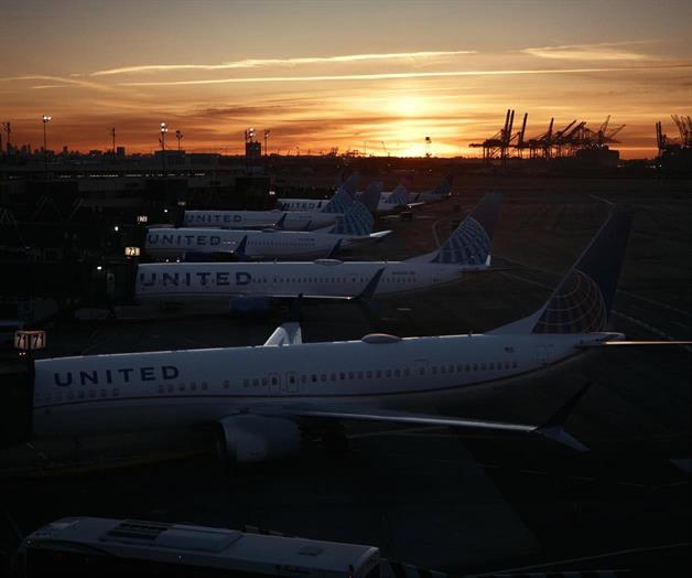 Las cancelaciones  diarias de vuelos en  EU superan las 2 mil