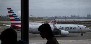 Las cancelaciones y retrasos de vuelos empeoran mientras el cierre del gobierno se prolonga en EEUU