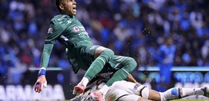 Leyenda de la FIFA lanza mensaje de apoyo a Kevin Mier tras su lesión