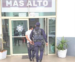 Arrestan a ebrio sujeto por agredir a su esposa Arrestan a ebrio sujeto por agredir a su esposa