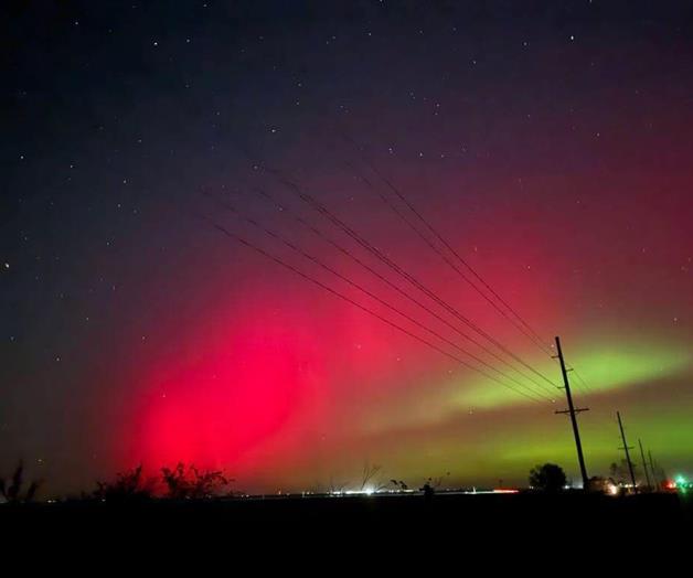 Auroras boreales iluminan el cielo en México y Estados Unidos Auroras boreales iluminan el cielo en México y Estados Unidos