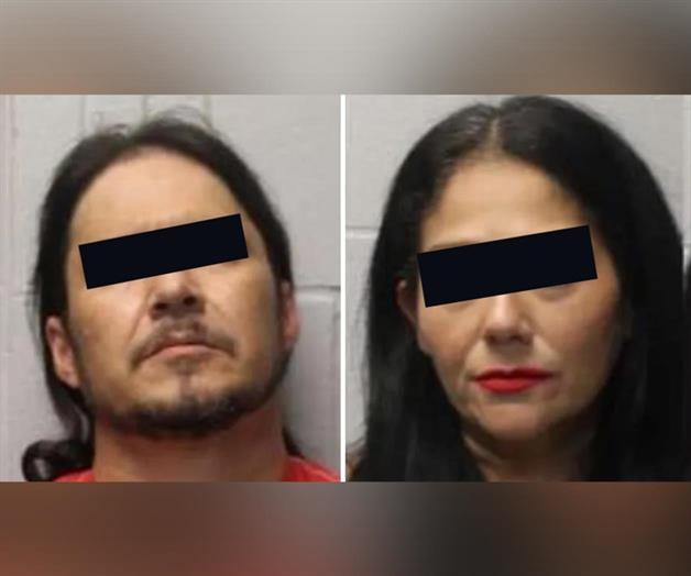 Cae pareja tras cateo; policías hallan drogas, armas y dinero