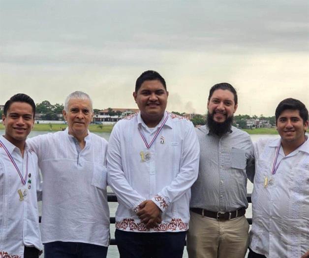 Alumnos de Altamira ganan primer lugar en Feria Científica Alumnos de Altamira ganan primer lugar en Feria Científica