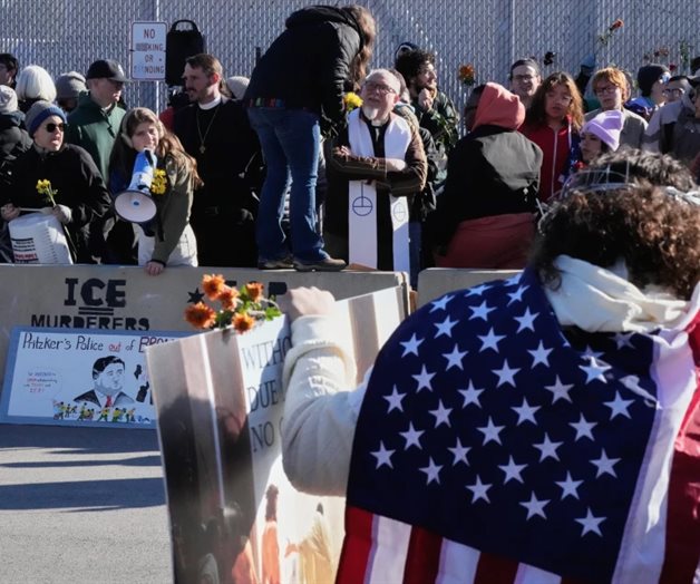 Juez indica que cientos de detenidos durante redada migratoria en Chicago podrían ser liberados Juez indica que cientos de detenidos durante redada migratoria en Chicago podrían ser liberados