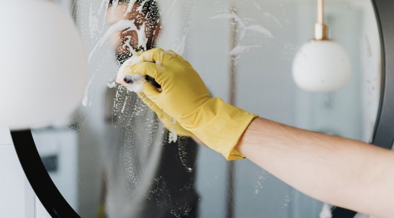 La mezcla casera para limpiar los espejos La mezcla casera para limpiar los espejos