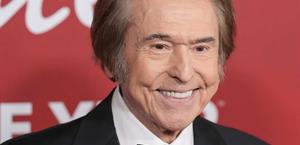 Raphael es reconocido como Persona del Año en Latin Grammy 2025