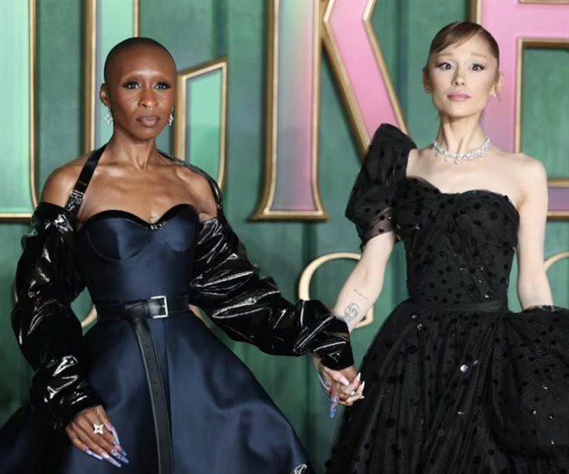 Ariana Grande vive tenso momento en estreno de Wicked Ariana Grande vive tenso momento en estreno de Wicked