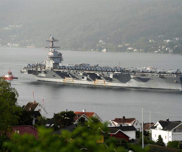 Portaaviones de EEUU se acerca a Venezuela en muestra de poder militar estadounidense Portaaviones de EEUU se acerca a Venezuela en muestra de poder militar estadounidense