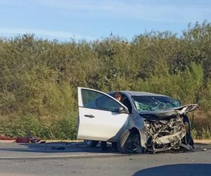 Colisión vehicular deja dos lesionadas