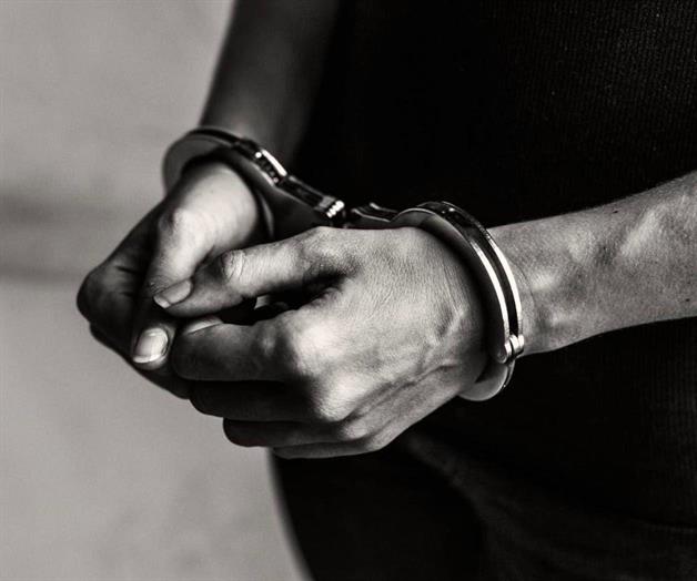 Detienen en Nuevo León a policía de Tamaulipas por portación de arma de fuego Detienen en Nuevo León a policía de Tamaulipas por portación de arma de fuego