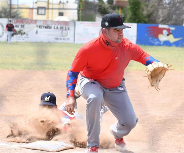 Alzan la mano en Torneo Dominical Alzan la mano en Torneo Dominical